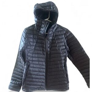 The North Face Black Puffer Jacket / Women’s Small - Medium / EUC